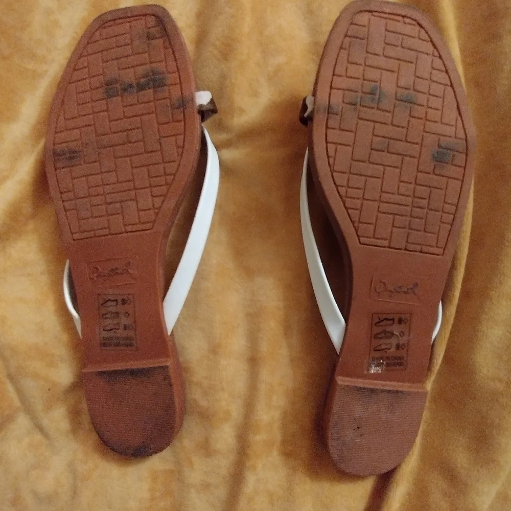 Flip Flops - Picture 3 of 4